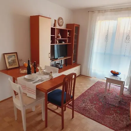 Gracijela Apartment *